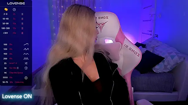 Snapshot of AdeleRoberts chatting on 02-25-26, 01:59 AdeleRoberts online show from 02-25-26, 01:59