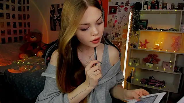 AkiraKatsu online show from 11-23-25, 10:15