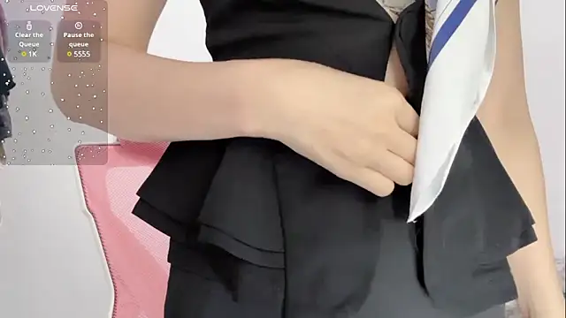 Snapshot of Qwi-V1 chatting on 01-05-25, 11:01 Qwi-V1 online show from 01-05-25, 11:01