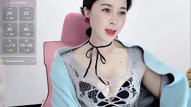 Snapshot of Qwi-V1 chatting on 01-25-25, 10:39 Qwi-V1 online show from 01-25-25, 10:39