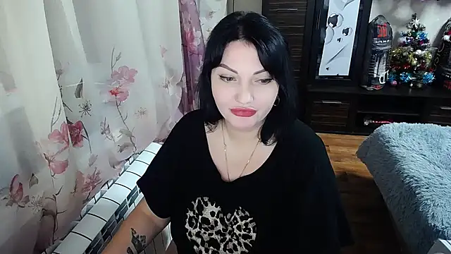 Snapshot of Lady_Boom_Wild_ chatting on 12-22-24, 06:59 Lady Boom Wild online show from 12-22-24, 06:59