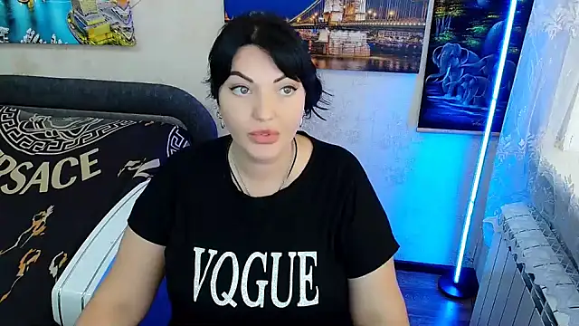 Snapshot of Lady_Boom_Wild_ chatting on 09-23-25, 09:56 Lady Boom Wild online show from 09-23-25, 09:56