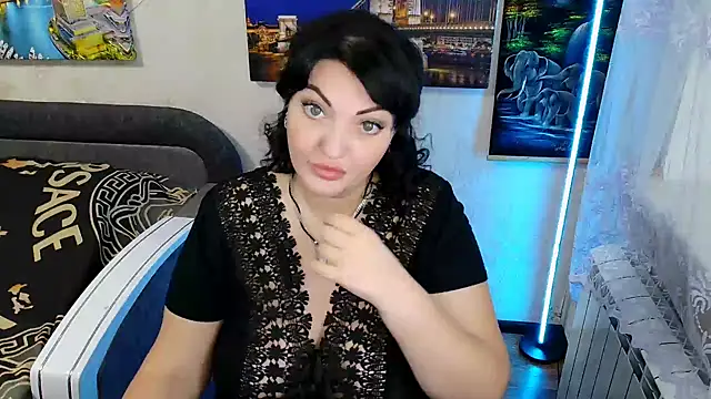 Snapshot of Lady_Boom_Wild_ chatting on 09-28-25, 04:01 Lady Boom Wild online show from 09-28-25, 04:01