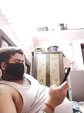 Snapshot of bobbyronak chatting on 02-16-25, 07:05 bobbyronak online show from 02-16-25, 07:05