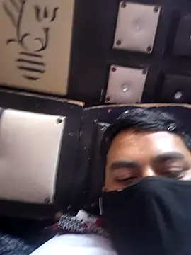 Snapshot of bobbyronak chatting on 02-23-25, 06:45 bobbyronak online show from 02-23-25, 06:45