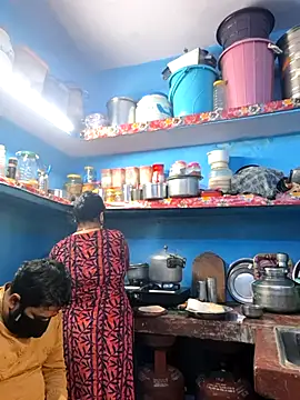 Snapshot of bobbyronak chatting on 11-19-25, 10:26 bobbyronak online show from 11-19-25, 10:26