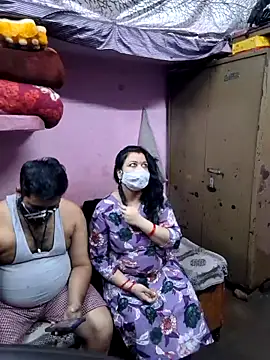 Snapshot of bobbyronak chatting on 02-25-26, 06:56 bobbyronak online show from 02-25-26, 06:56