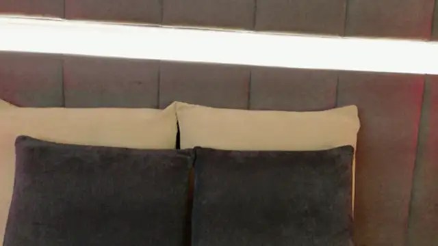 nicolle pierce online show from 10-10-25, 03:11