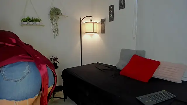 Snapshot of sara_sweet9 chatting on 11-22-25, 07:24 sara sweet9 online show from 11-22-25, 07:24