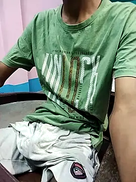 Snapshot of Afgref5335 chatting on 10-06-25, 05:43 Afgref5335 online show from 10-06-25, 05:43