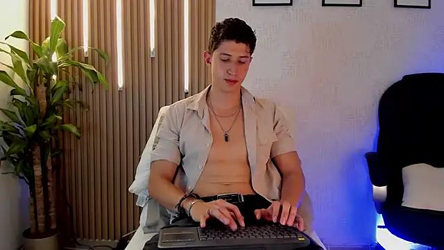 Snapshot of Dorianmistery2322_ chatting on 12-17-25, 04:07 Dorianmistery2322 online show from 12-17-25, 04:07