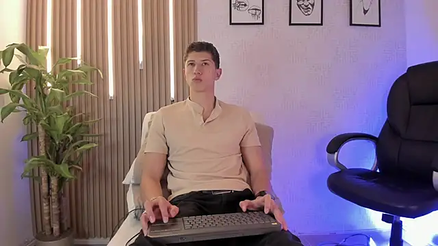 Snapshot of Dorianmistery2322_ chatting on 02-03-26, 04:10 Dorianmistery2322 online show from 02-03-26, 04:10