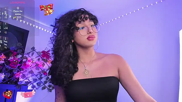 Snapshot of Heka_Prudence chatting on 12-17-24, 03:06 Heka Prudence online show from 12-17-24, 03:06
