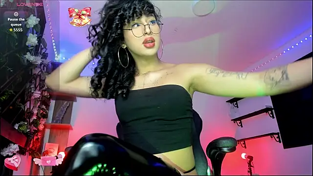 Snapshot of Heka_Prudence chatting on 09-11-25, 04:01 Heka Prudence online show from 09-11-25, 04:01