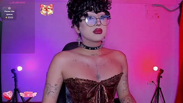 Heka Prudence online show from 04-30-26, 01:01