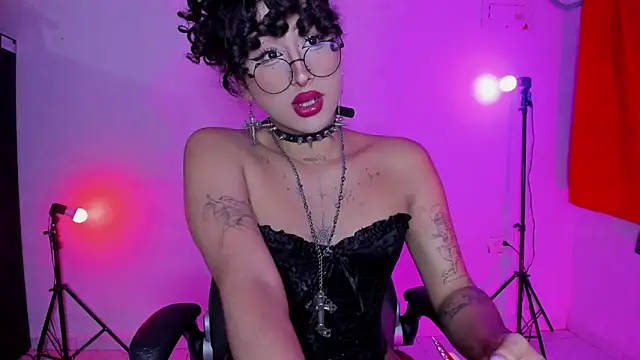Heka Prudence online show from 05-18-26, 04:07