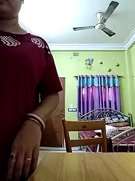 Royalgirl667 online show from 12-06-24, 04:47