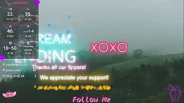 Snapshot of QueenYsuRey chatting on 10-22-25, 04:51 QueenYsuRey online show from 10-22-25, 04:51