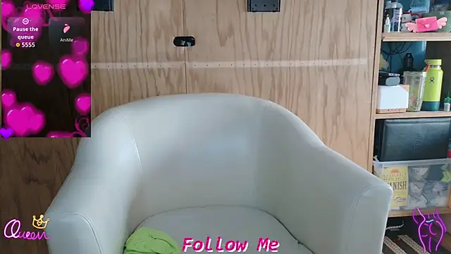 Snapshot of QueenYsuRey chatting on 02-26-26, 07:24 QueenYsuRey online show from 02-26-26, 07:24