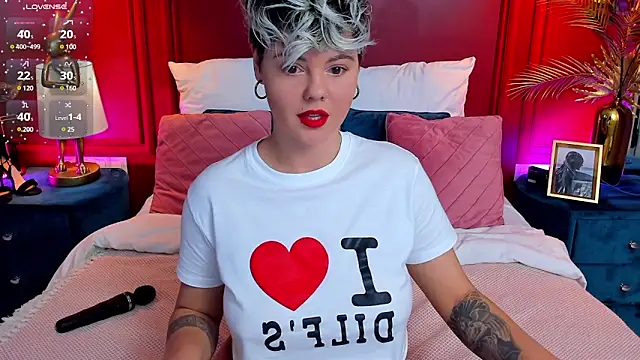 Snapshot of Lady_AliBi chatting on 02-15-25, 01:27 Lady AliBi online show from 02-15-25, 01:27