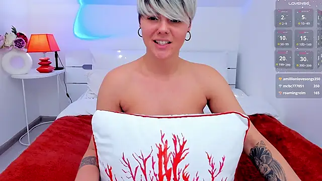 Snapshot of Lady_AliBi chatting on 03-01-25, 06:43 Lady AliBi online show from 03-01-25, 06:43