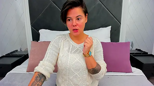 Snapshot of Lady_AliBi chatting on 11-12-25, 06:08 Lady AliBi online show from 11-12-25, 06:08