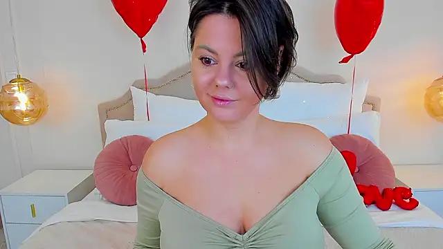 Snapshot of Lady_AliBi chatting on 02-15-26, 07:38 Lady AliBi online show from 02-15-26, 07:38