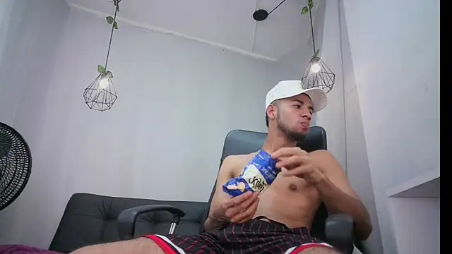 Snapshot of jhon_ath chatting on 03-03-25, 07:32 jhon ath online show from 03-03-25, 07:32