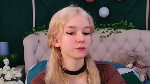 NaomiLoys online show from 02-16-25, 05:04