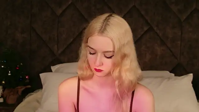 NaomiLoys online show from 01-12-26, 12:54