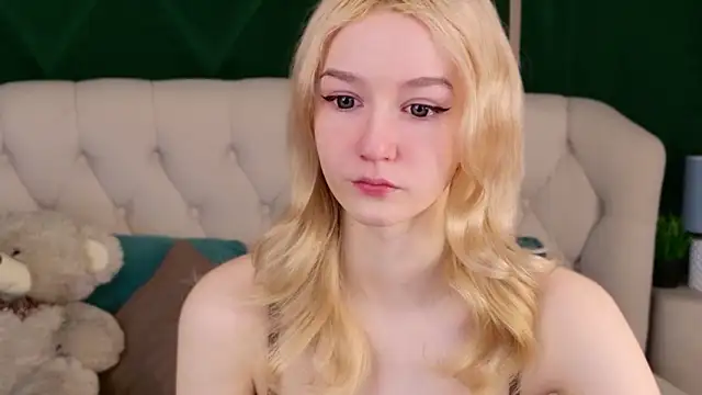 NaomiLoys online show from 03-12-26, 12:11