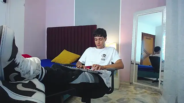 Zacktk7 online show from 01-02-25, 03:40