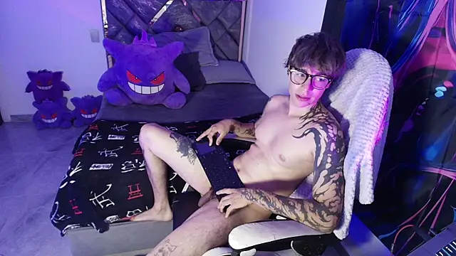 Zacktk7 online show from 04-21-26, 01:42