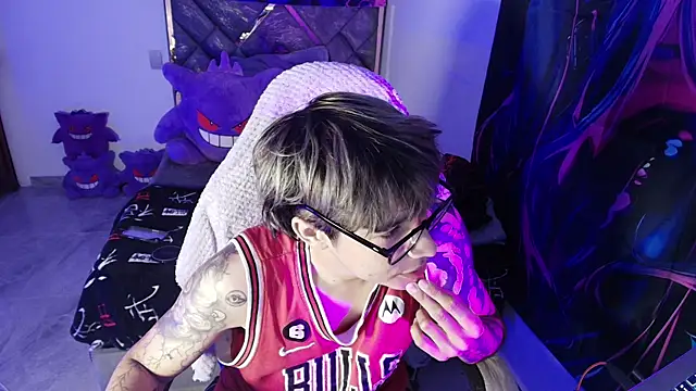 Zacktk7 online show from 04-21-26, 02:51