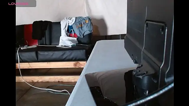 69vivian online show from 12-20-24, 09:39