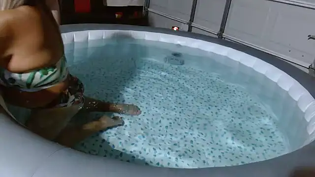 69vivian online show from 01-18-25, 01:41