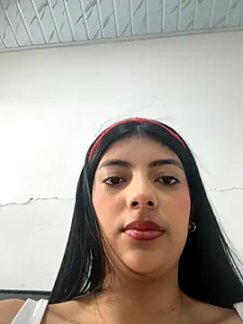 Snapshot of Baby_Niels chatting on 10-25-25, 04:46 Baby Niels online show from 10-25-25, 04:46