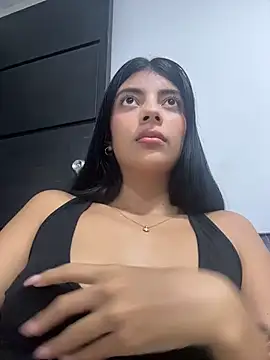 Snapshot of Baby_Niels chatting on 11-12-25, 02:45 Baby Niels online show from 11-12-25, 02:45