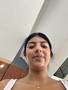 Snapshot of Baby_Niels chatting on 11-13-25, 03:55 Baby Niels online show from 11-13-25, 03:55