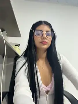 Snapshot of Baby_Niels chatting on 11-26-25, 08:54 Baby Niels online show from 11-26-25, 08:54