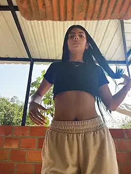 Snapshot of Baby_Niels chatting on 12-14-25, 02:44 Baby Niels online show from 12-14-25, 02:44