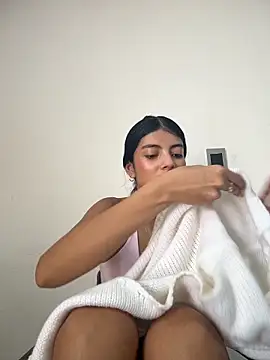 Snapshot of Baby_Niels chatting on 12-16-25, 04:34 Baby Niels online show from 12-16-25, 04:34