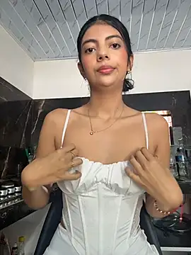 Snapshot of Baby_Niels chatting on 12-19-25, 04:58 Baby Niels online show from 12-19-25, 04:58