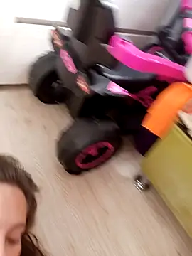 Snapshot of Mari-ana1 chatting on 02-07-25, 08:20 Mari-ana1 online show from 02-07-25, 08:20