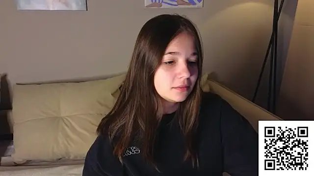 Snapshot of Leela_sun chatting on 11-12-25, 09:10 Leela sun online show from 11-12-25, 09:10