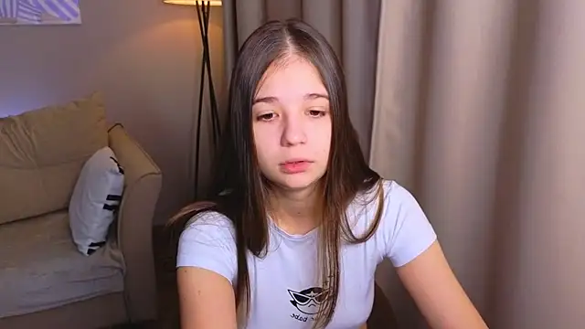 Snapshot of Leela_sun chatting on 01-17-26, 06:07 Leela sun online show from 01-17-26, 06:07