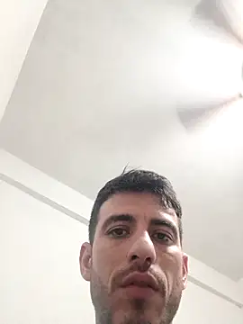 Snapshot of jhonyhot9292 chatting on 11-23-25, 12:32 jhonyhot9292 online show from 11-23-25, 12:32