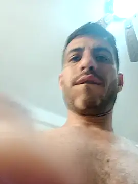 Snapshot of jhonyhot9292 chatting on 11-24-25, 02:39 jhonyhot9292 online show from 11-24-25, 02:39