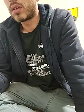 Snapshot of jhonyhot9292 chatting on 12-20-25, 07:26 jhonyhot9292 online show from 12-20-25, 07:26