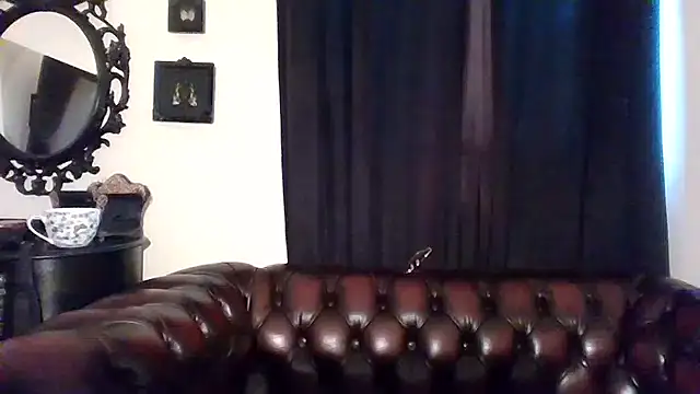 Snapshot of Alexandersonxo chatting on 12-20-25, 08:32 Alexandersonxo online show from 12-20-25, 08:32